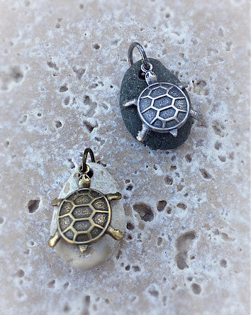 seashore / tropical tru.gigs™ charm | sea turtle with beach stone