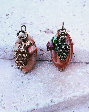 back to nature / autumn tru.gigs™ charm | pine cone with wood stone