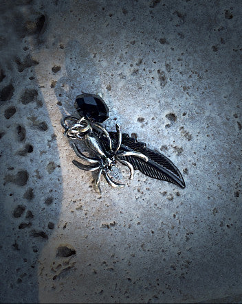 gothic / skull tru.gigs™ charm | spider with raven feather