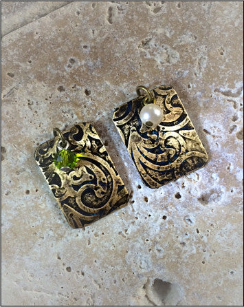artistry tru.gigs™ charm | olde gold scroll collection