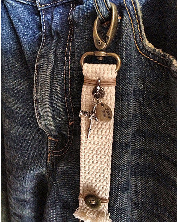 cross of nails keypers™ keyholder—feature