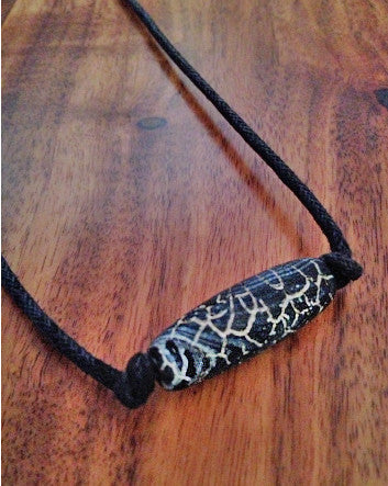 acid-etched agate stone on a jet force cotton cord | neckwear
