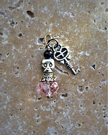 gothic / skull tru.gigs™ charm | skull dangle with skeleton key