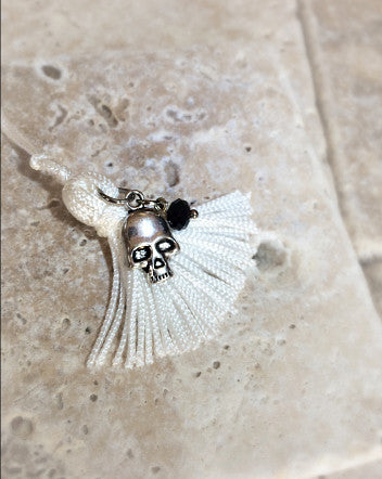 gothic / skull tru.gigs™ charm | silver skull with white tassel