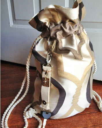 arte sax™ from Marie Therese™ in olde gold and charcoal—feature | handbag