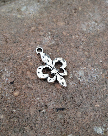 hammered fleur de lis tru.gig™ | attachments