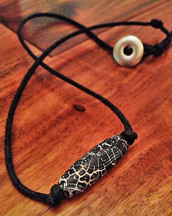 acid-etched agate stone on a jet force cotton cord—feature | neckwear