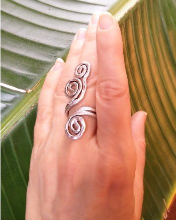 matte silver ripple effects elongated ring—feature