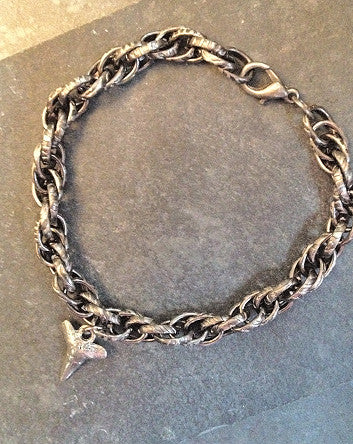 quaryd gunmetal chain wristwear—with tru.gig: shark tooth