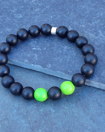 quaryd 10mm wristwear in matte black onyx and shamrock howlite