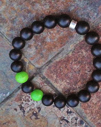 quaryd 10mm wristwear in matte black onyx and shamrock howlite