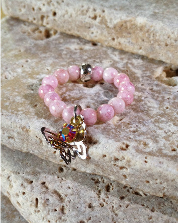 quaryd ring with tru.gigs—marbleized pink picasso crystal with butterfly