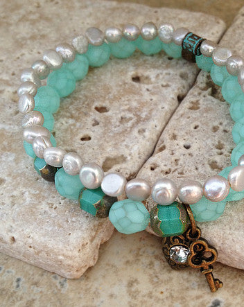 8mm quaryd bracelet with tru.gigs: turquoise, mint crystal with heart & key-feature