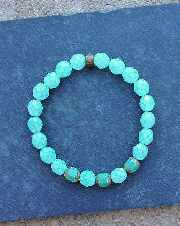 quaryd 8mm bracelet in mint frosted crystal with turquoise picasso-feature with tru.gigs