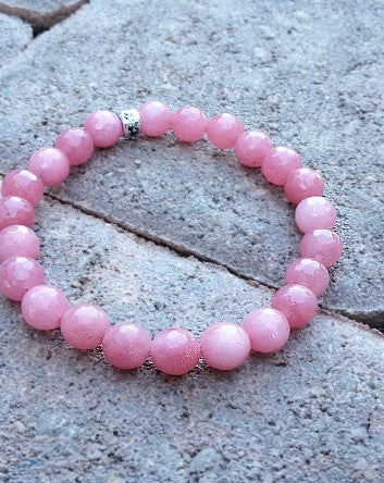 quaryd 8mm bracelet in variegated pink jade-feature with tru.gigs charms