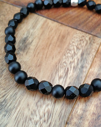 quaryd 6mm wristwear in chiseled & round matte black onyx